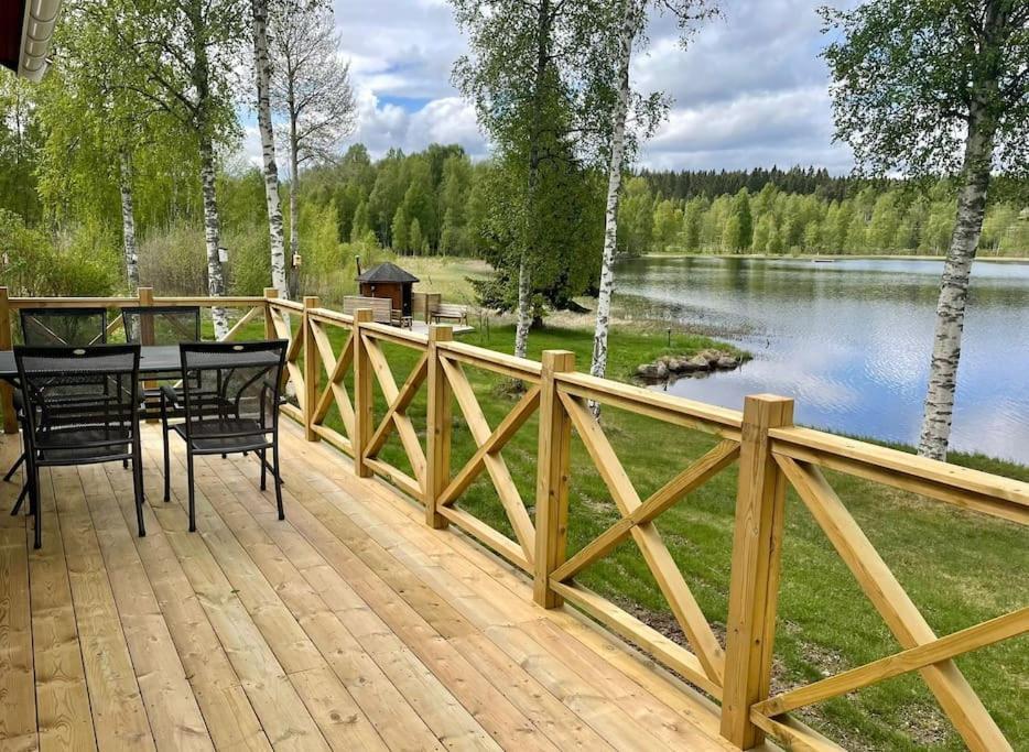 Mysig Stuga Med Sjoetomt, Naera Jaervsoebacken Exteriör bild
