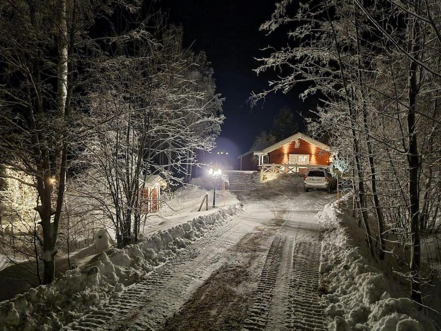 Mysig Stuga Med Sjoetomt, Naera Jaervsoebacken Exteriör bild