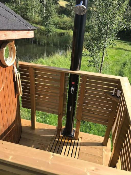 Mysig Stuga Med Sjoetomt, Naera Jaervsoebacken Exteriör bild
