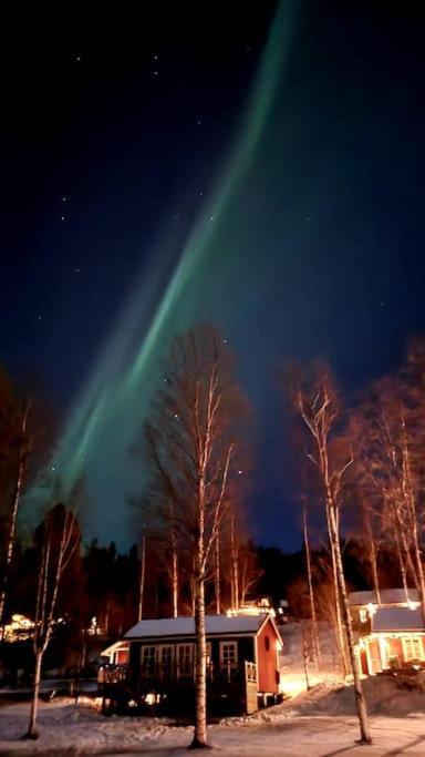 Mysig Stuga Med Sjoetomt, Naera Jaervsoebacken Exteriör bild